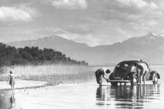 Autowaesche-im-Chiemsee-1953