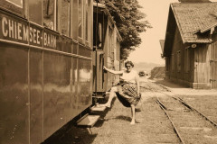 Chiemsee-Bahn-Bahnhof-1950er-Jahre